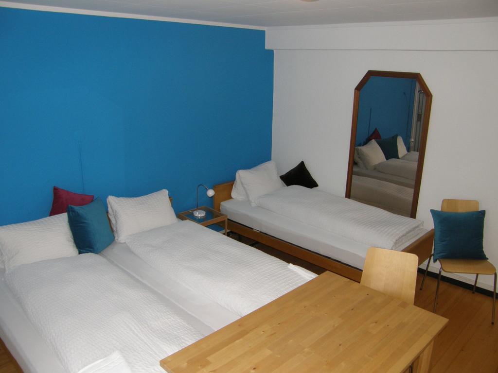 Gastehaus Baumgarten Hotell Kehrsiten Rum bild