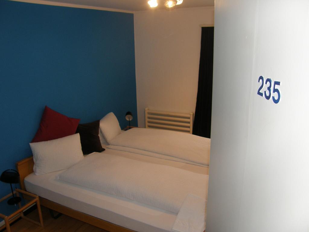Gastehaus Baumgarten Hotell Kehrsiten Rum bild