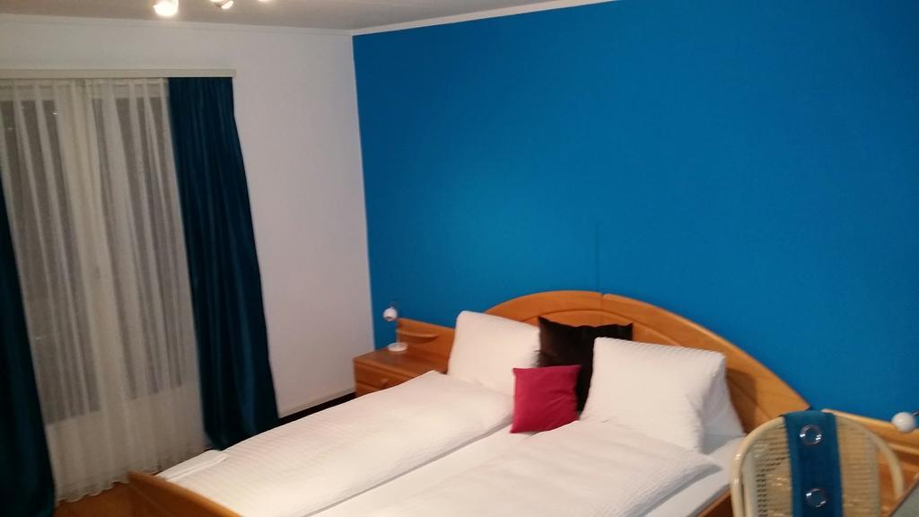 Gastehaus Baumgarten Hotell Kehrsiten Rum bild